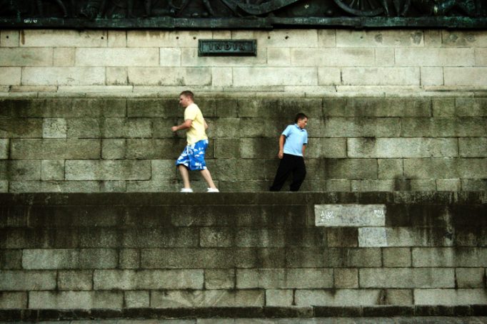 playing on wellington’s monument